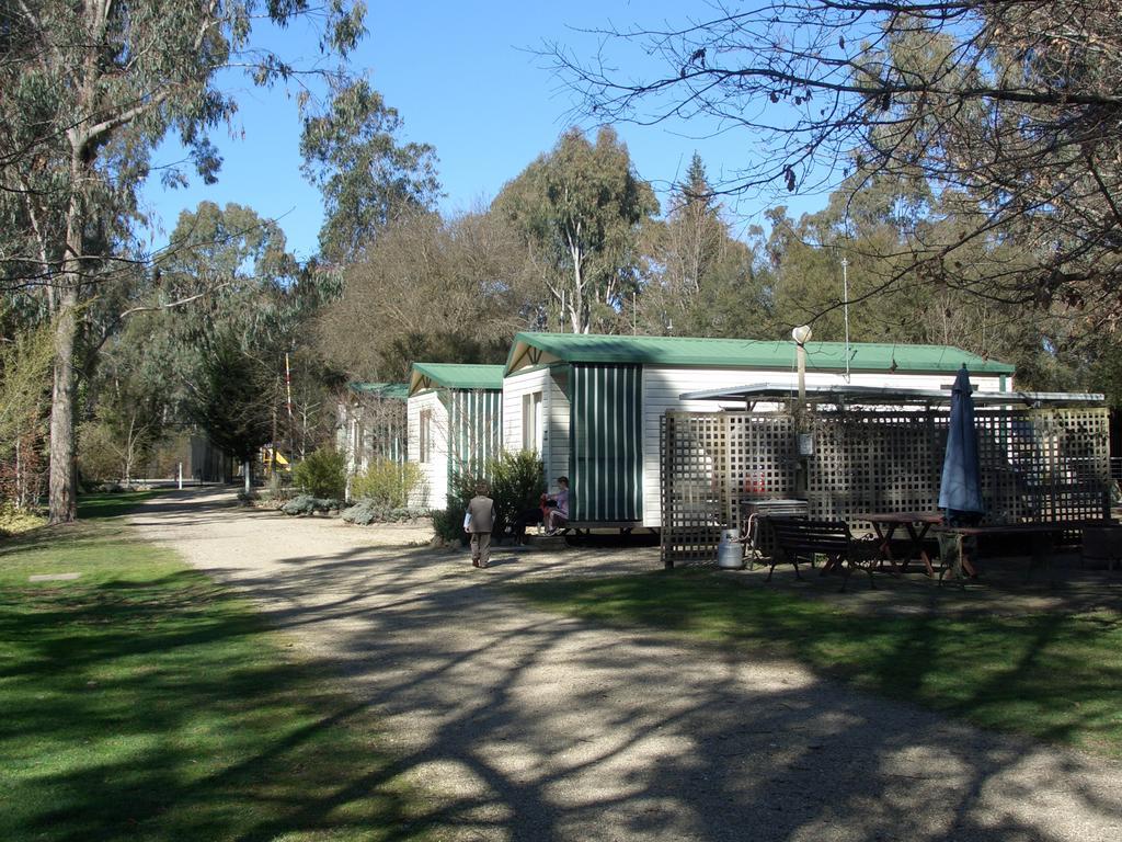 Riverview Caravan Park Porepunkah Exterior photo