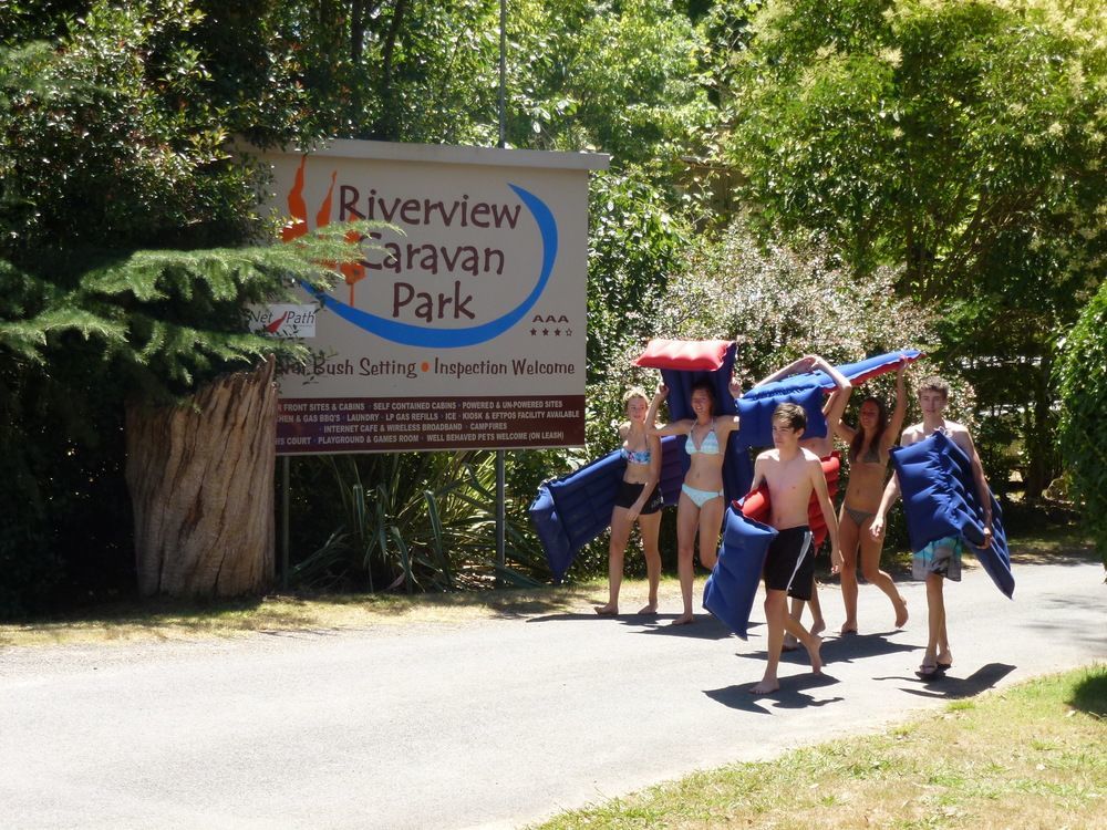 Riverview Caravan Park Porepunkah Exterior photo