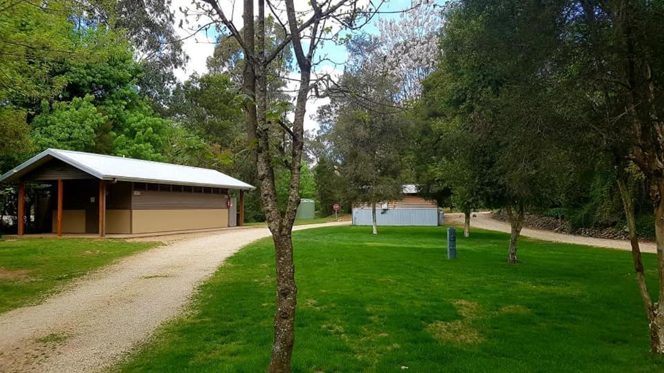 Riverview Caravan Park Porepunkah Exterior photo